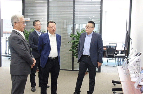 中国银联执行副总裁郝哲赴加减科技调研指导工作